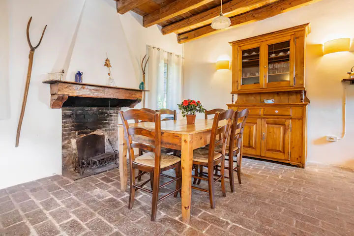 dining room with kitchenette and furnished with period furniture