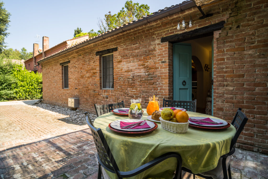 prima colazione in giardino